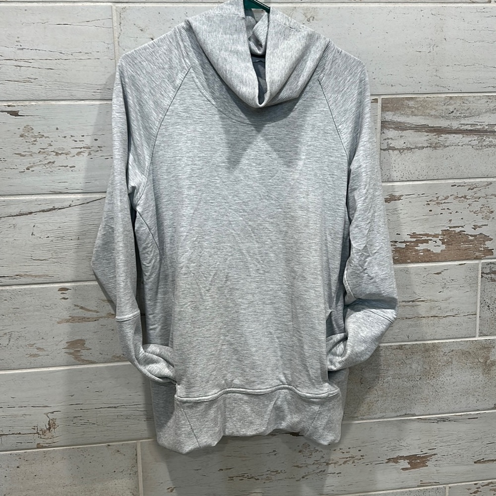 Lululemon High Line top size L